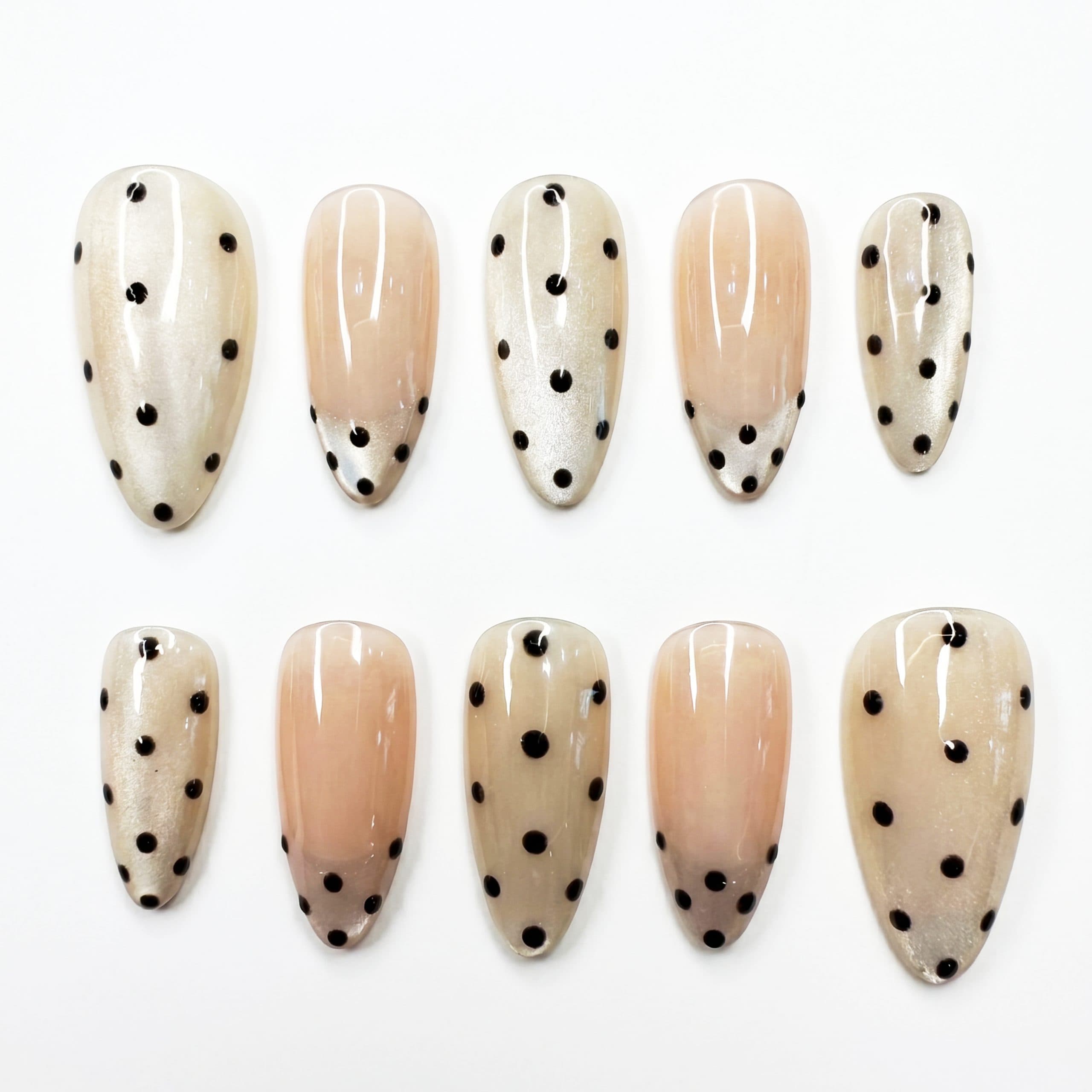 Chic Dots